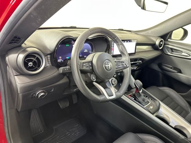 Used 2024 Alfa Romeo Tonale Ti w/ Premium Interior Package image 13