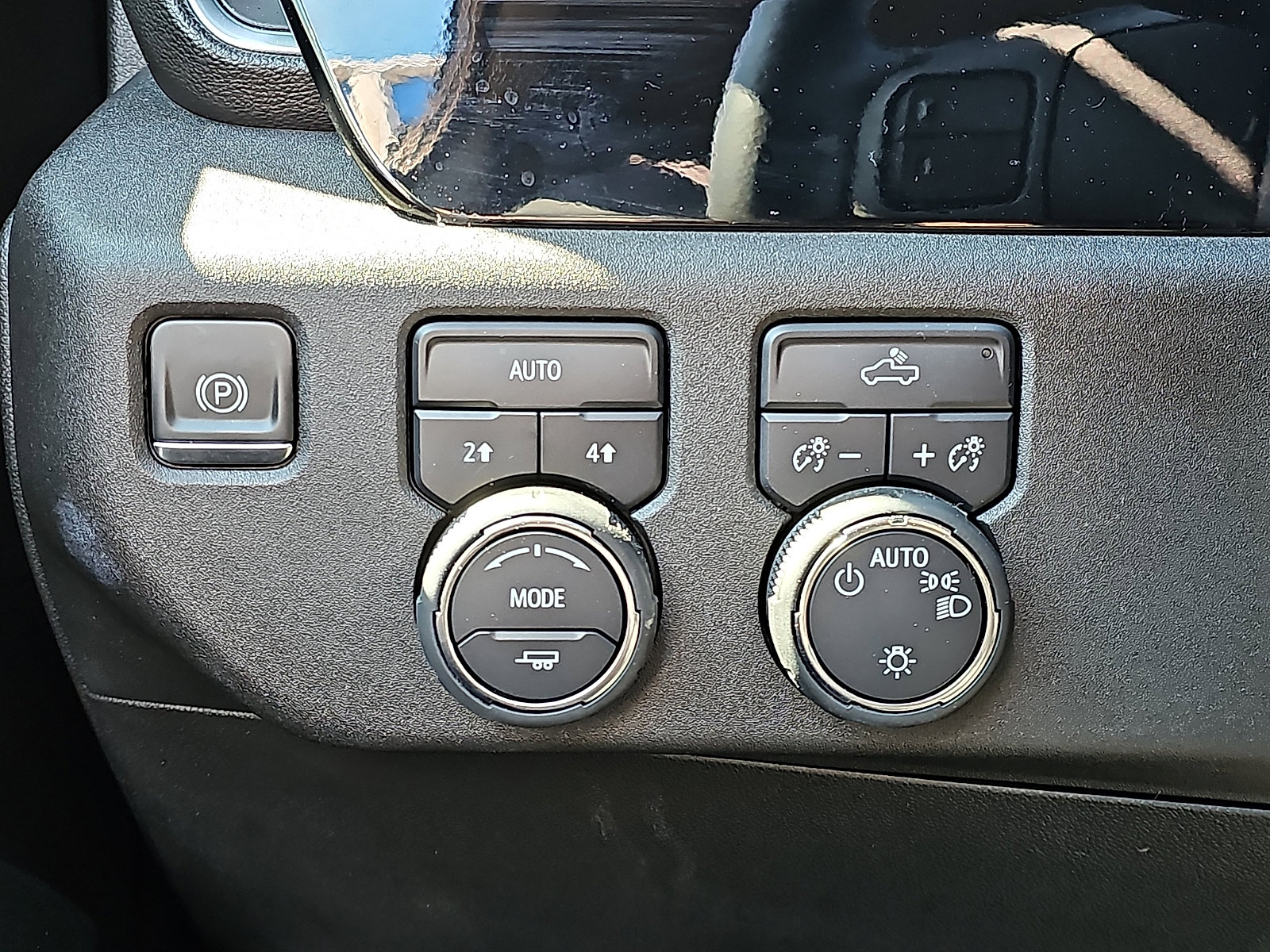 Used 2024 Chevrolet Silverado 1500 LT image 25