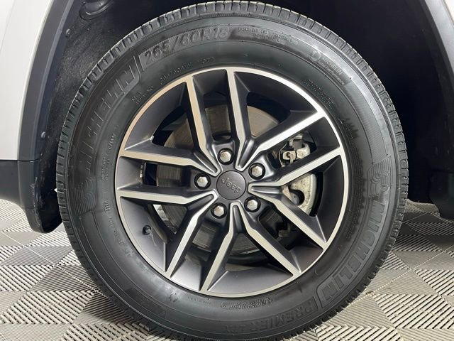 Used 2022 Jeep Grand Cherokee Limited image 12