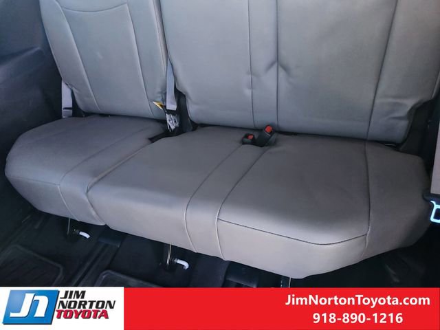 Used 2025 Toyota Sienna XLE image 34