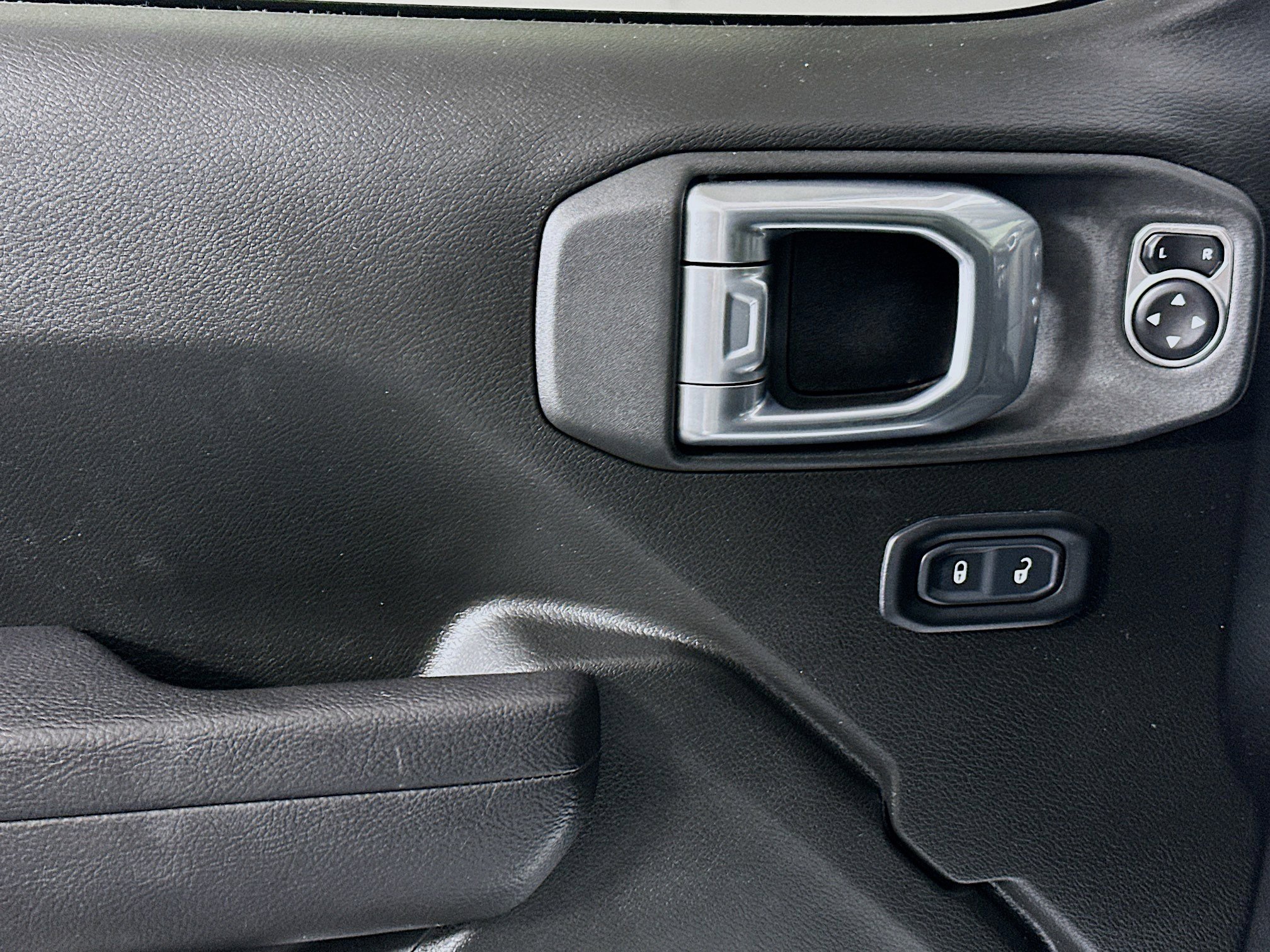 Used 2024 Jeep Wrangler Sport S w/ Convenience Group image 15