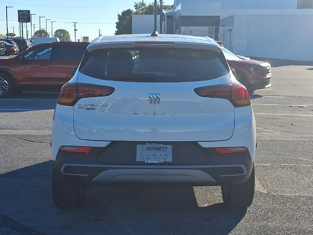 Used 2025 Buick Encore GX Preferred AWD/4WD image 5