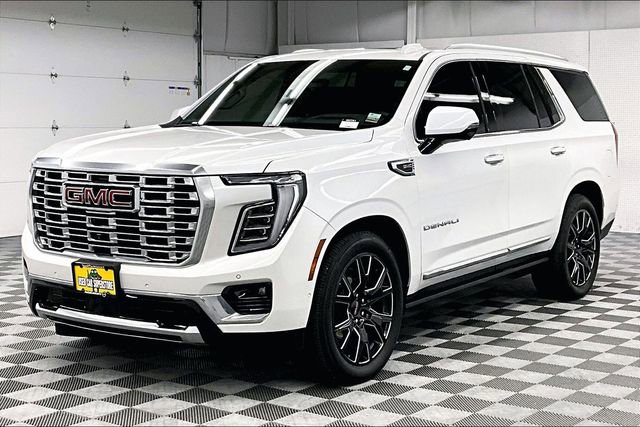 Used 2025 GMC Yukon Denali w/ Denali Reserve Package AWD/4WD image 12
