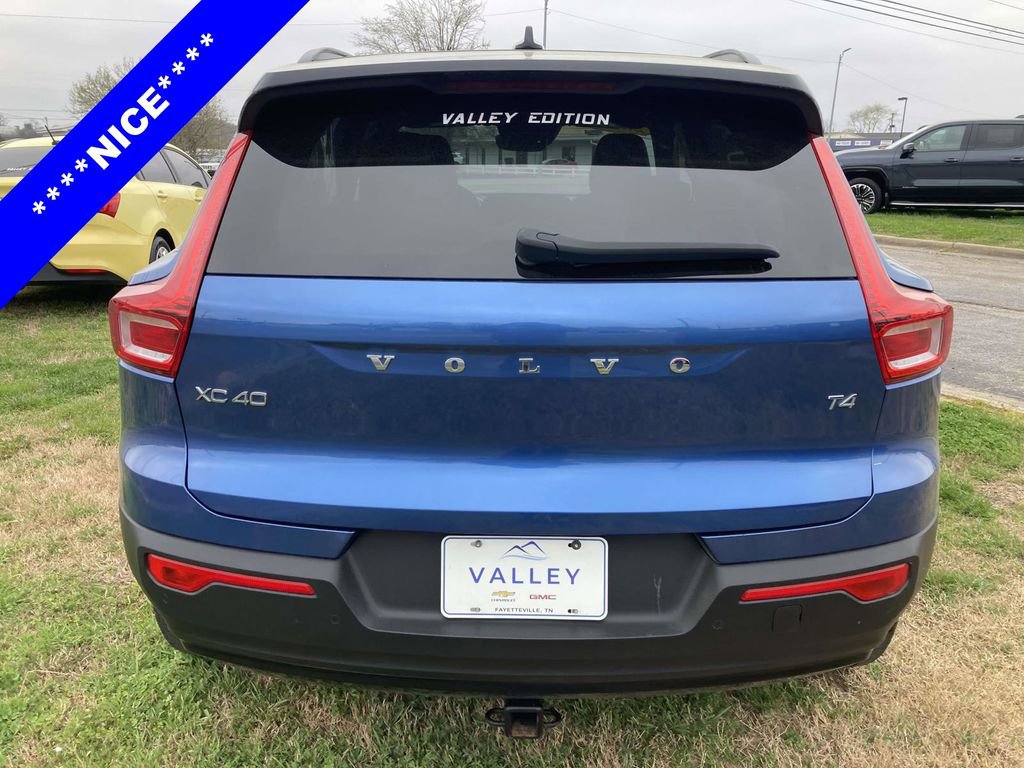 Used 2021 Volvo XC40 T4 R-Design w/ Advanced Package image 5