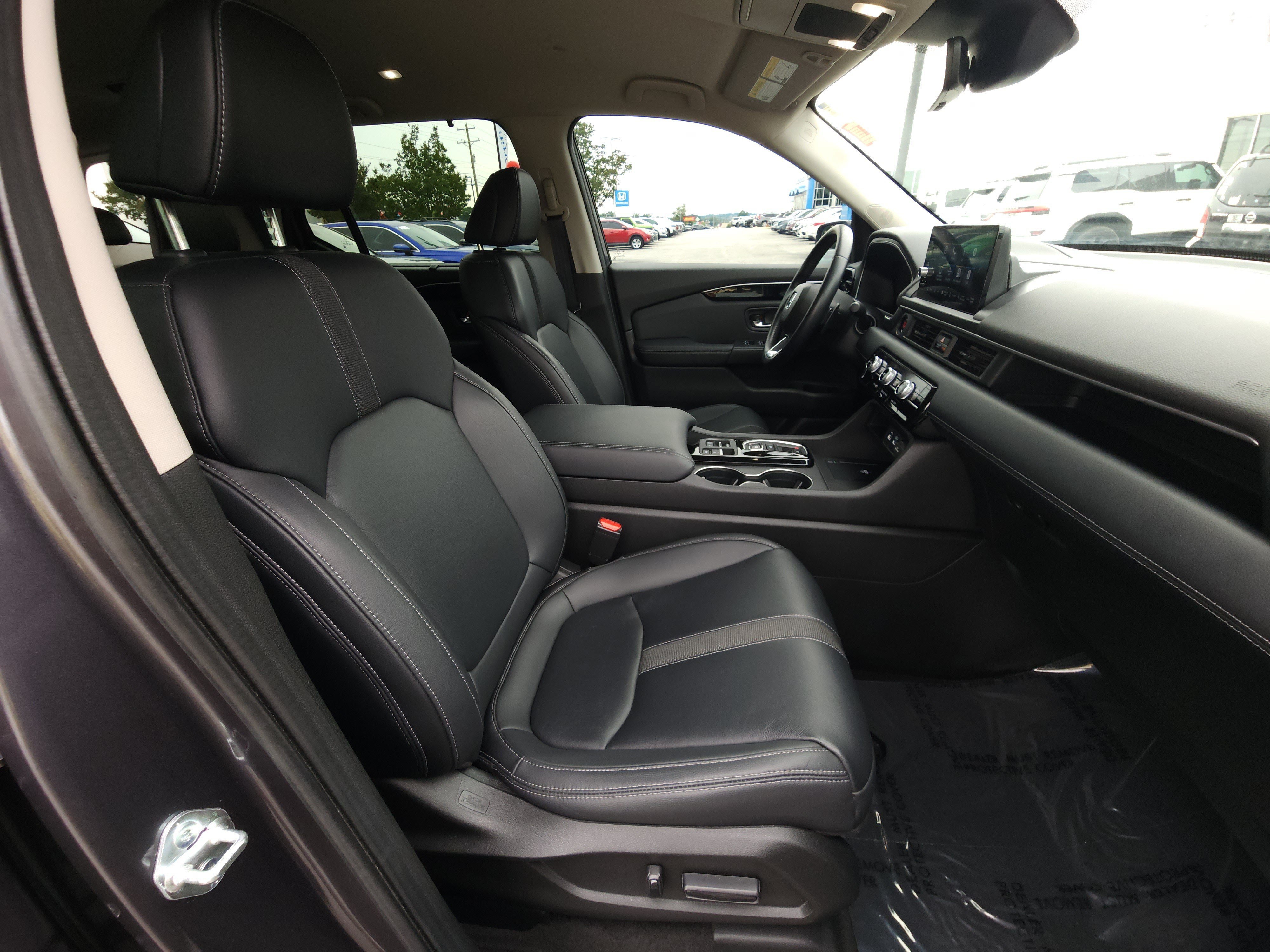 Used 2023 Honda Pilot EX-L image 11