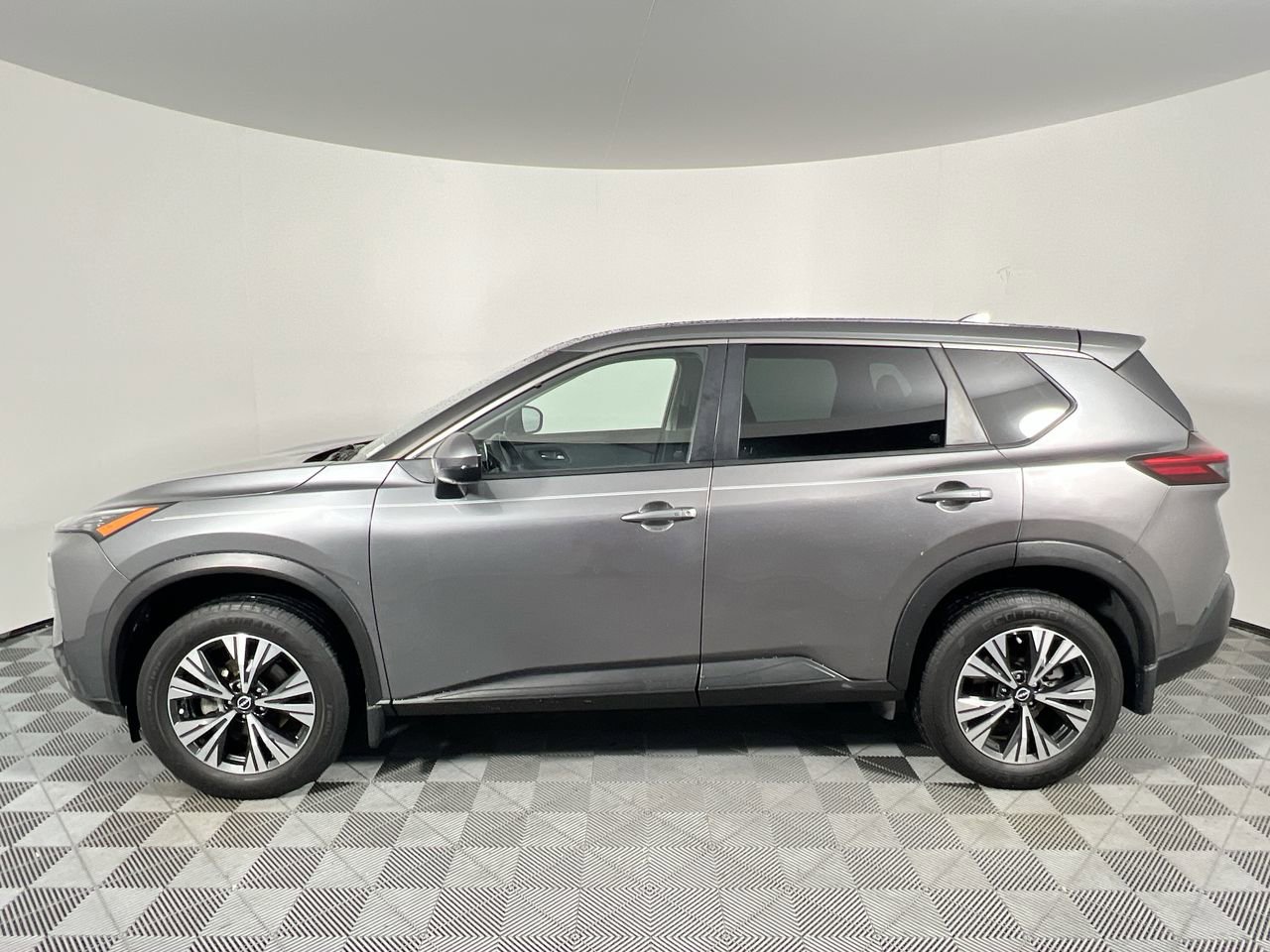 Used 2022 Nissan Rogue SV FWD image 6