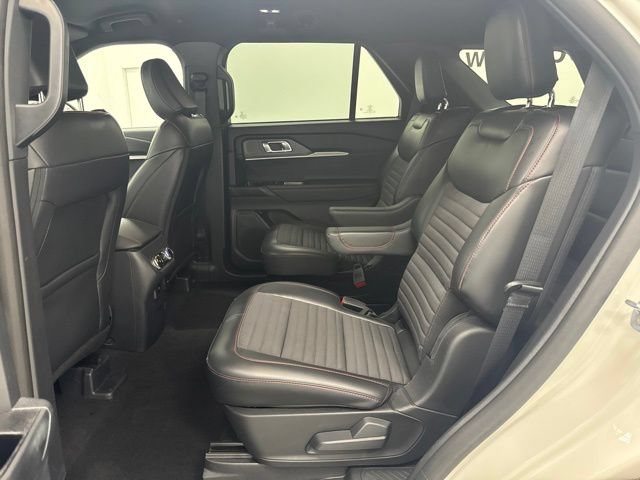 Used 2025 Ford Explorer ST-Line AWD/4WD image 26