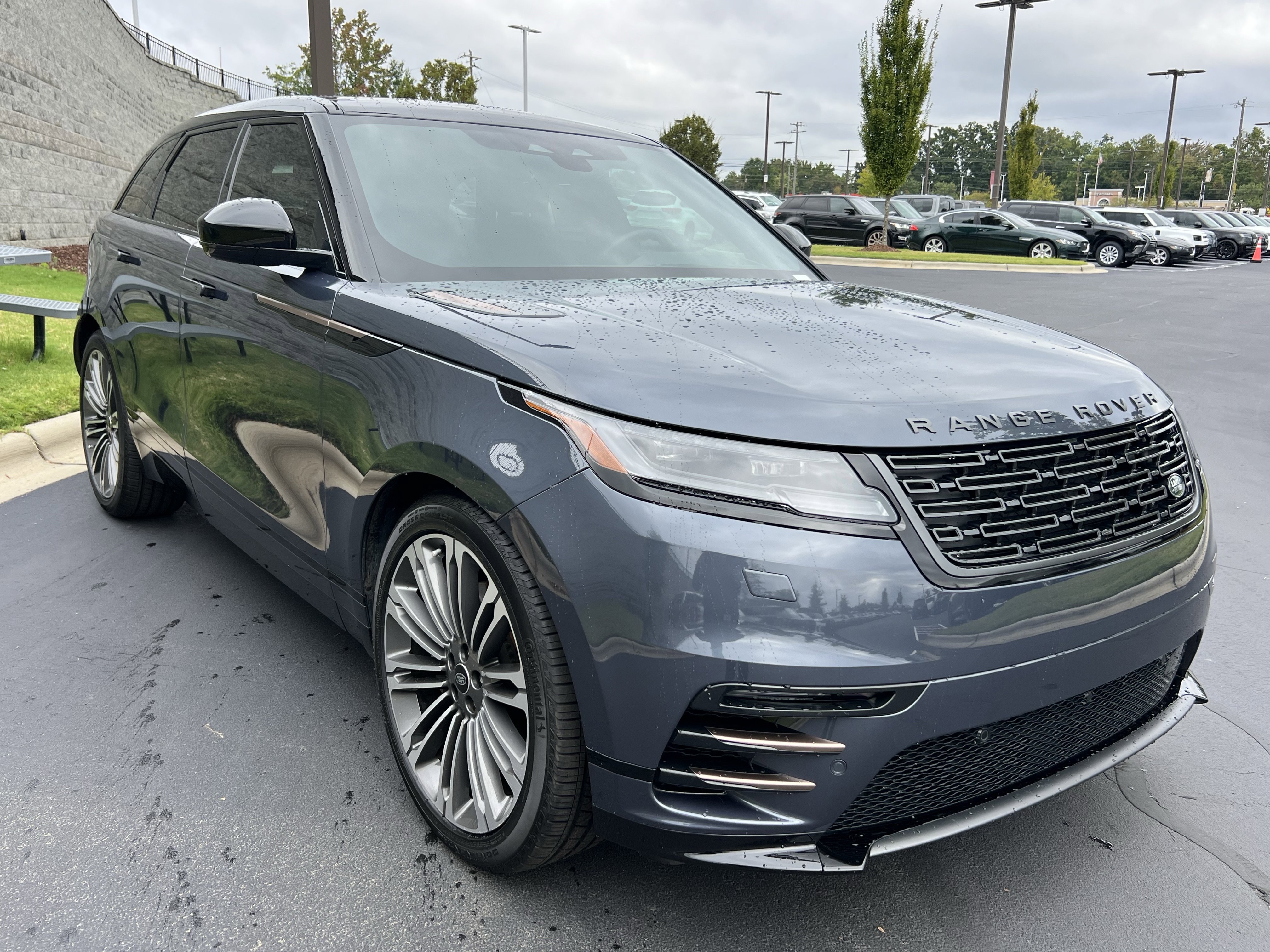 Used 2024 Land Rover Range Rover Velar Dynamic HSE image 9