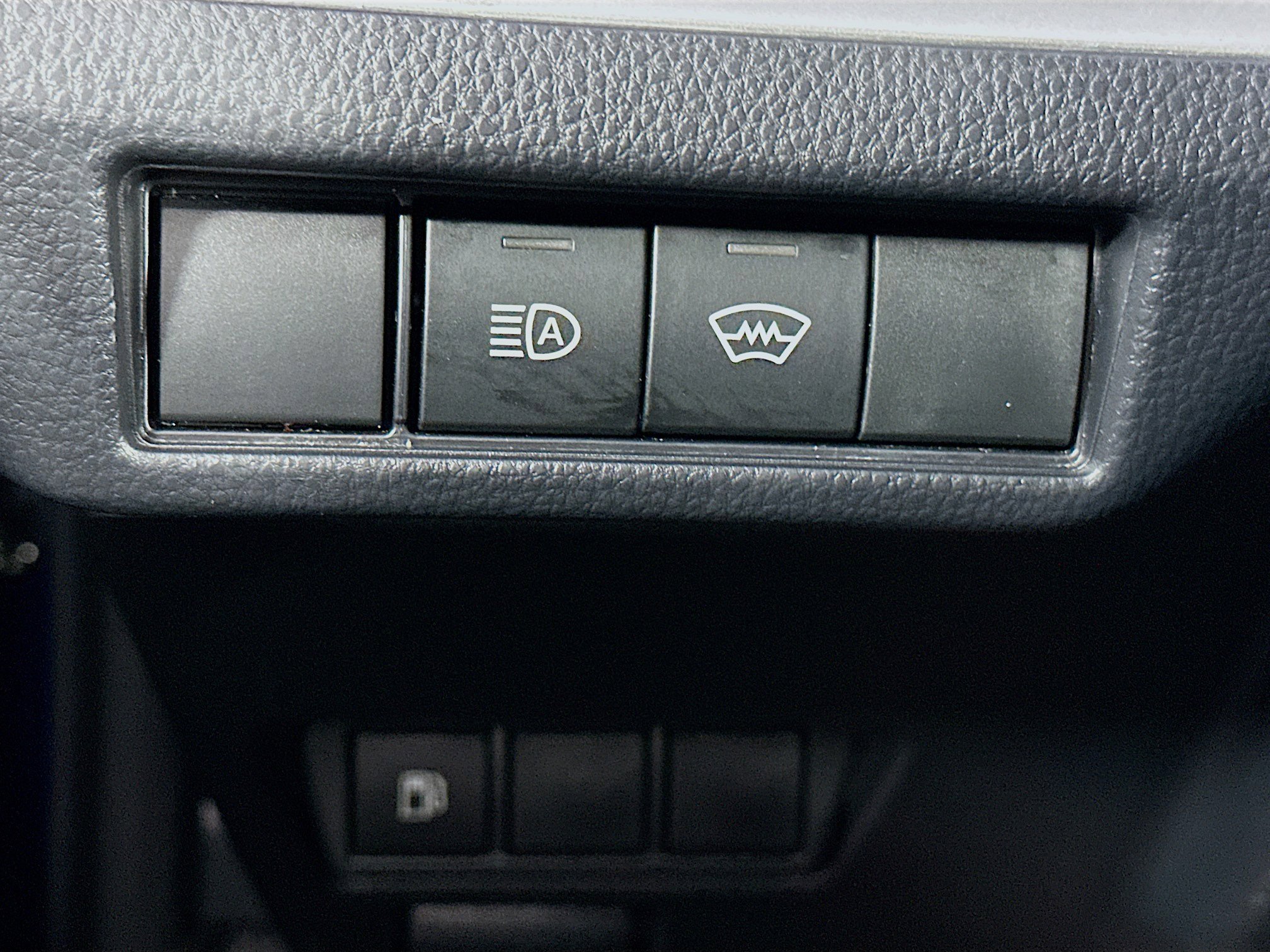 Used 2024 Toyota Prius LE image 17