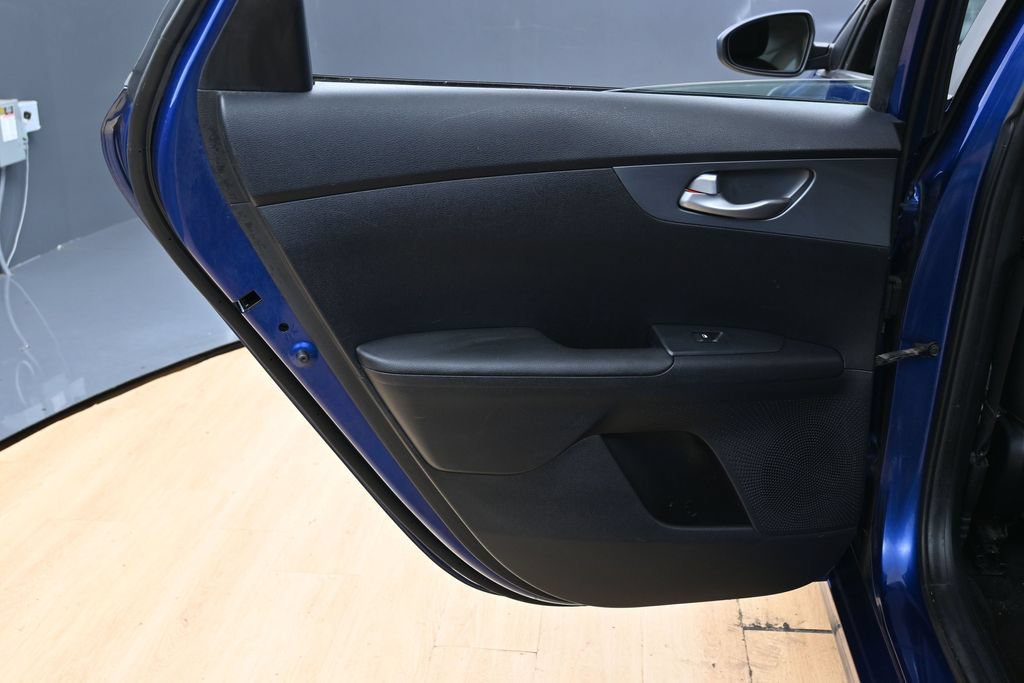 Used 2020 Kia Forte LXS FWD image 34