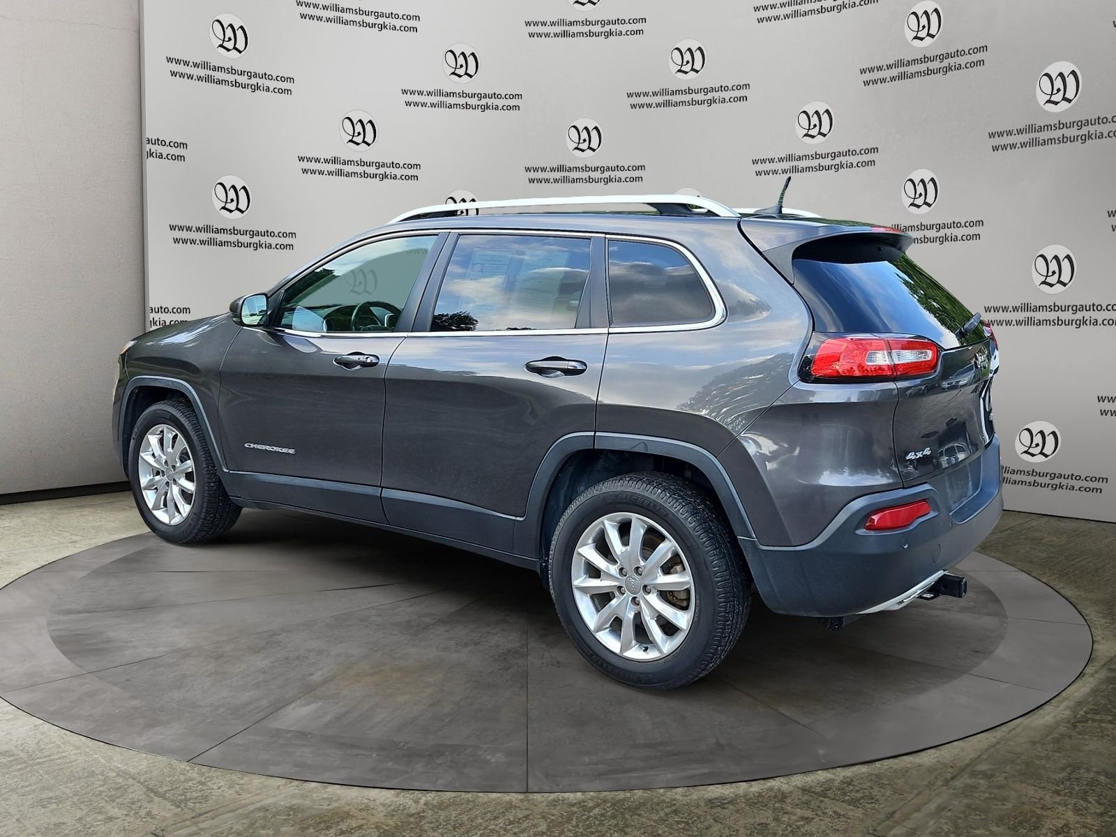 Used 2017 Jeep Cherokee Limited AWD/4WD image 3