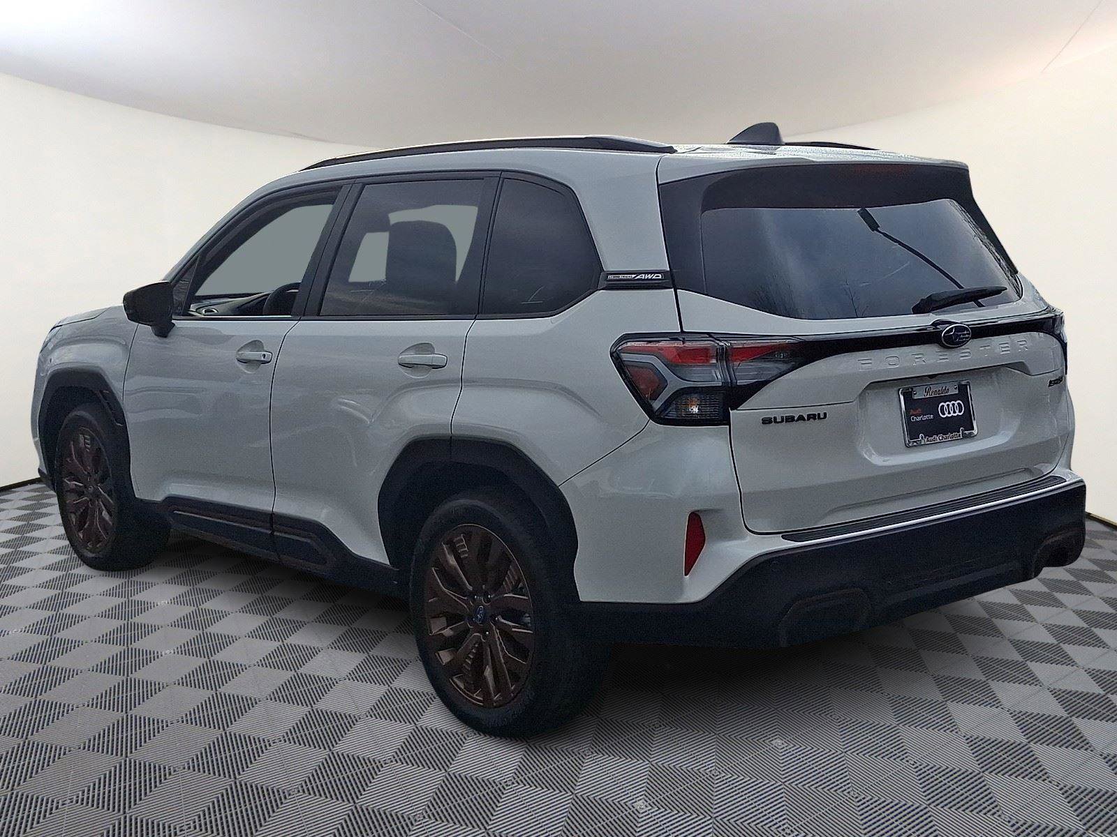 Used 2025 Subaru Forester Sport w/ Popular Package #2 image 4