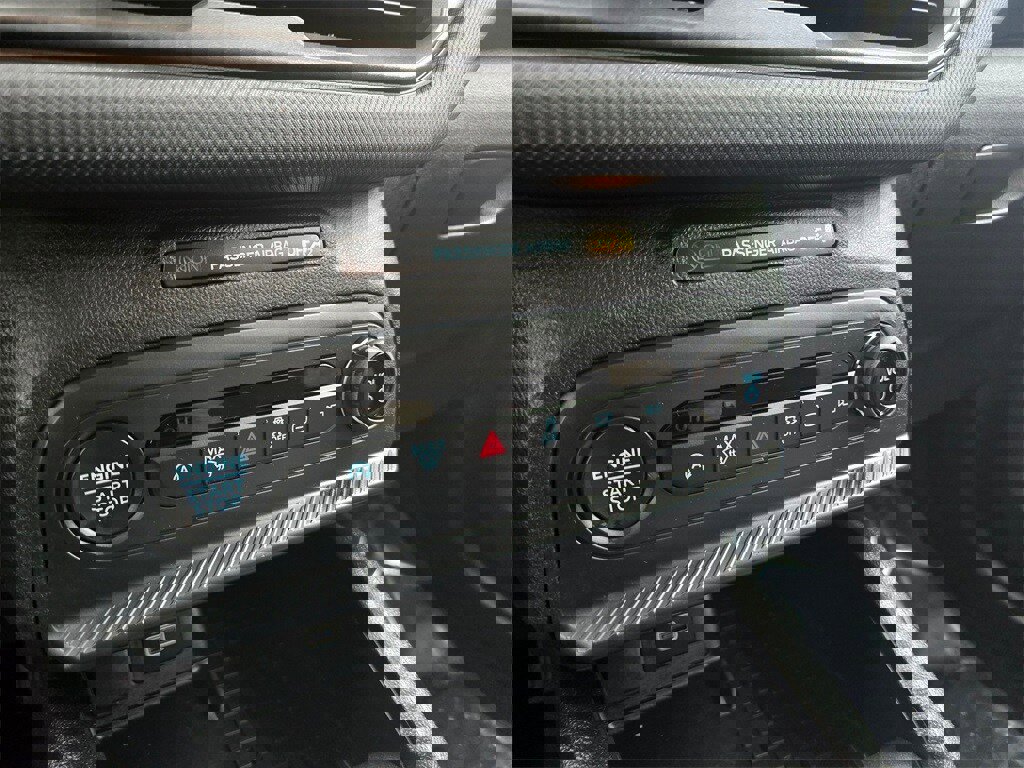 Used 2025 Ford Bronco Sport Big Bend w/ Convenience Package image 16