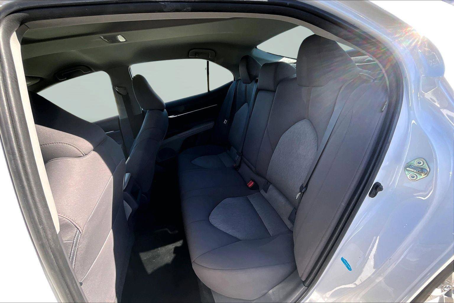 Used 2020 Toyota Camry LE image 17