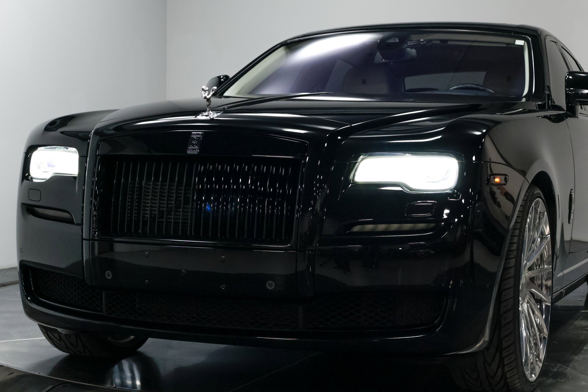 Used 2015 Rolls-Royce Ghost image 52