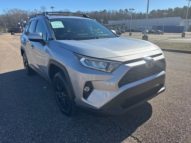 Used 2021 Toyota RAV4 XLE image 2