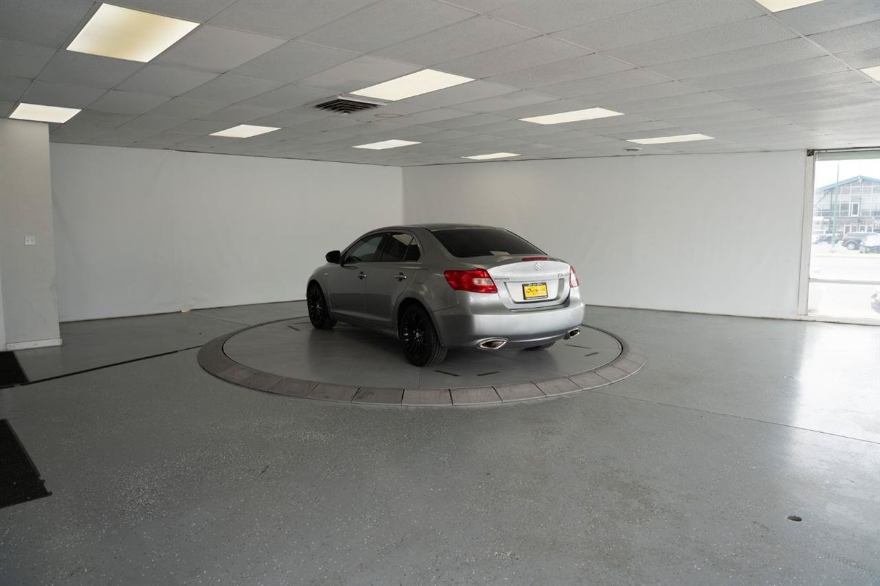 Used 2012 Suzuki Kizashi SE AWD/4WD image 5