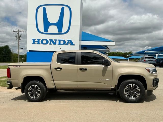 Used 2021 Chevrolet Colorado Z71 w/ Safety Package AWD/4WD image 2