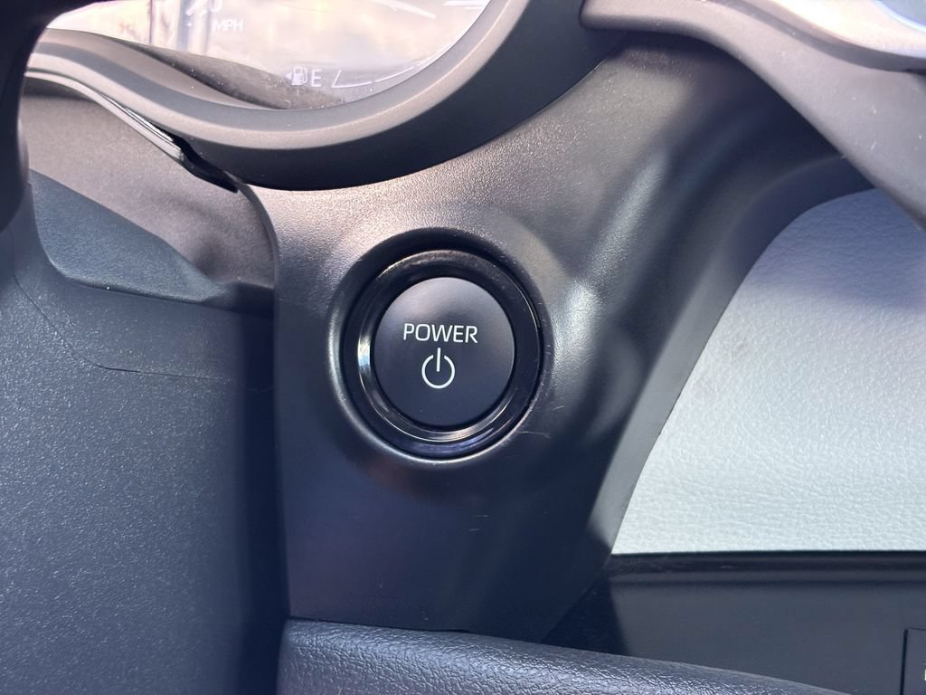 Used 2026 Toyota Sienna XLE FWD image 28