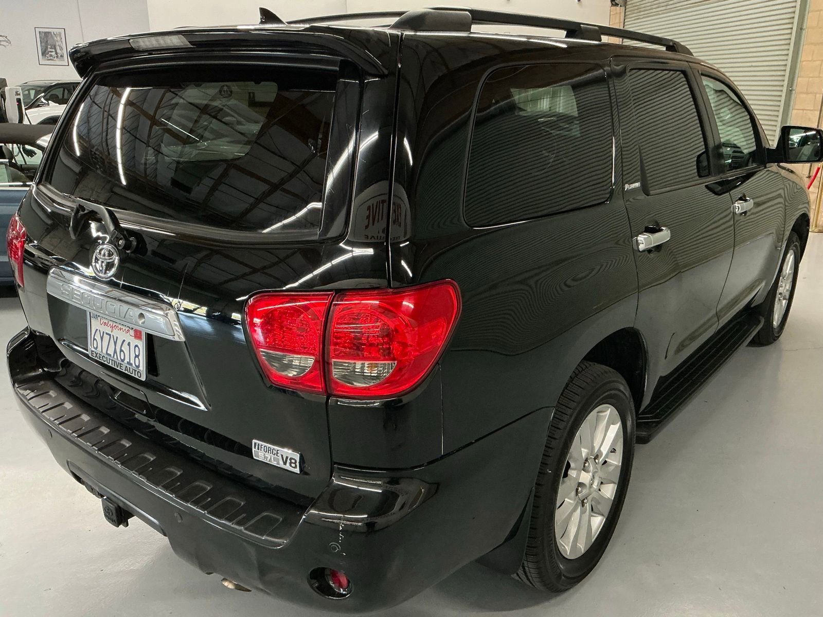 Used 2013 Toyota Sequoia Platinum w/ Preferred Accessory Pkg image 5