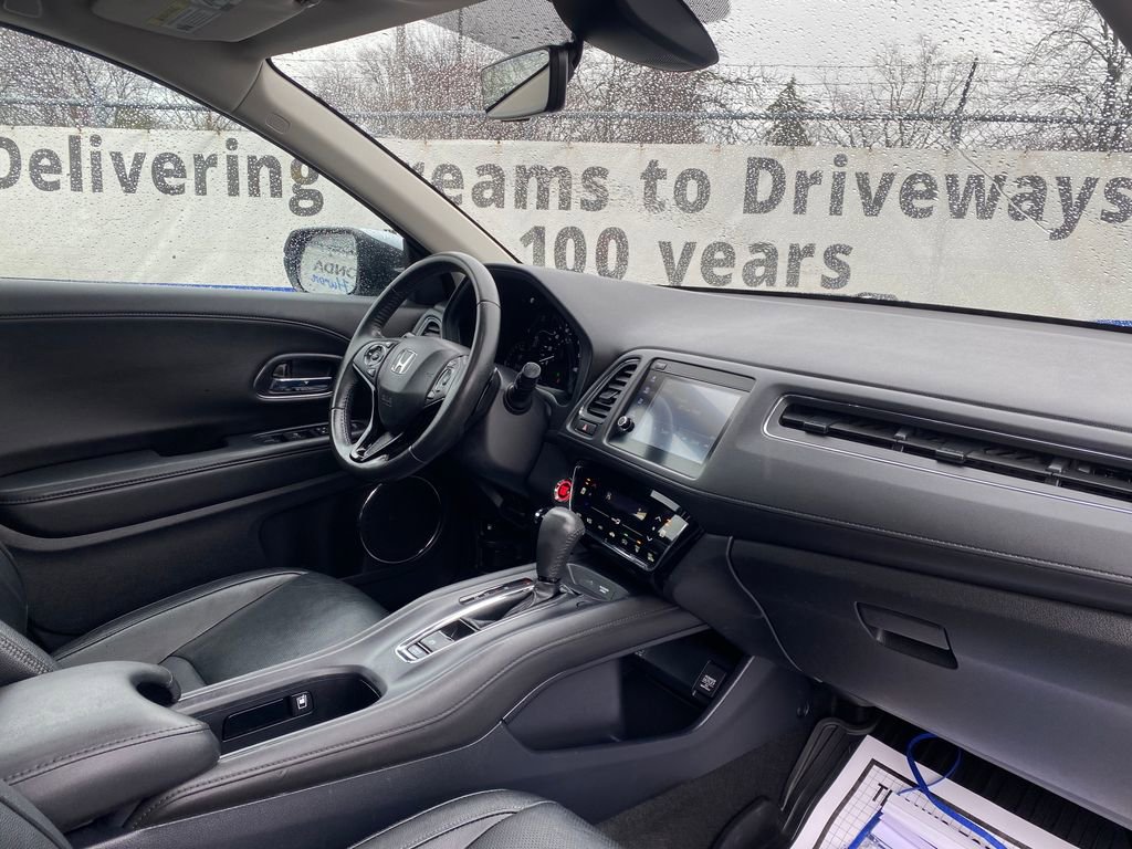 Used 2020 Honda HR-V Touring image 18