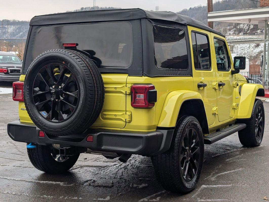 Used 2023 Jeep Wrangler Sahara w/ Cold Weather Group AWD/4WD image 6