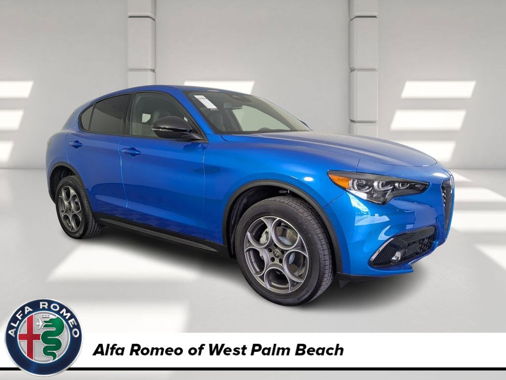 New 2025 Alfa Romeo Stelvio Sprint w/ Convenience Package