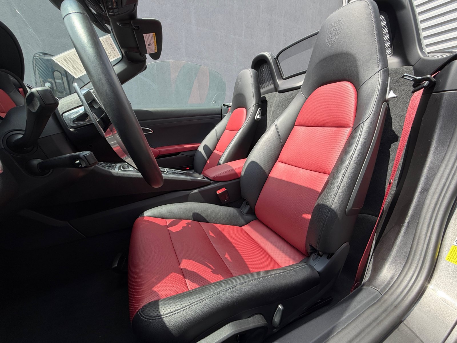 Certified 2025 Porsche 718 Boxster RWD image 17