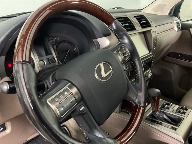 Used 2015 Lexus GX 460 Luxury w/ Preferred Accessory Package AWD/4WD image 18