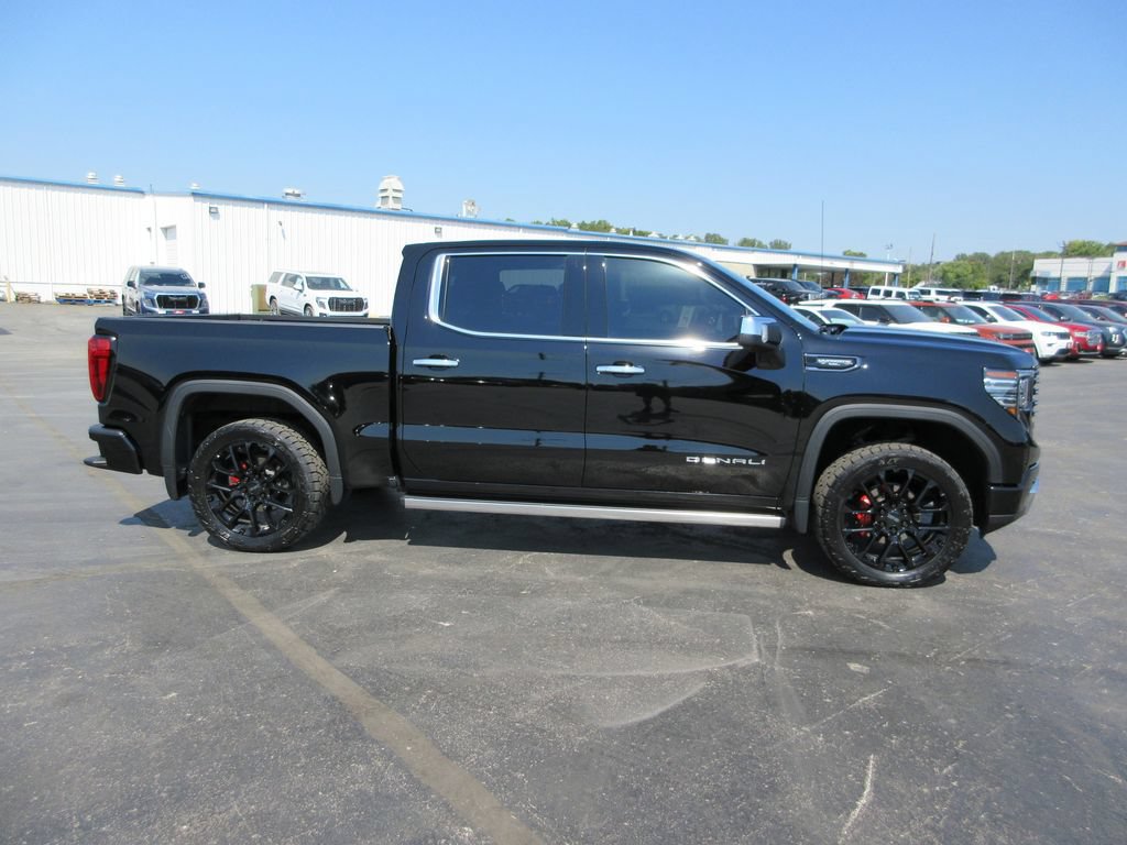 Used 2024 GMC Sierra 1500 Denali Ultimate AWD/4WD image 4