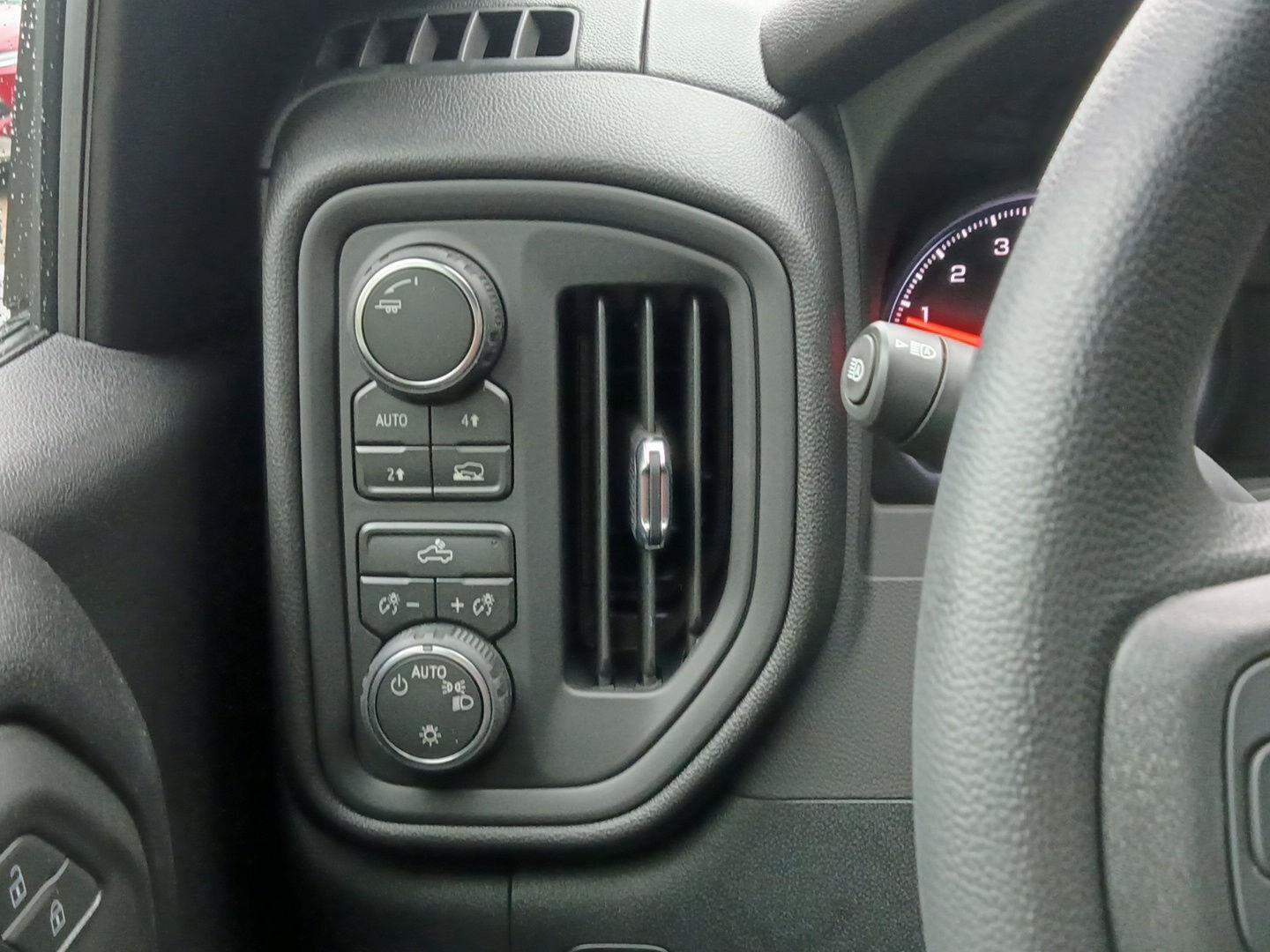 New 2026 Chevrolet Silverado 1500 Custom w/ LPO, Dark Essentials Package AWD/4WD image 12
