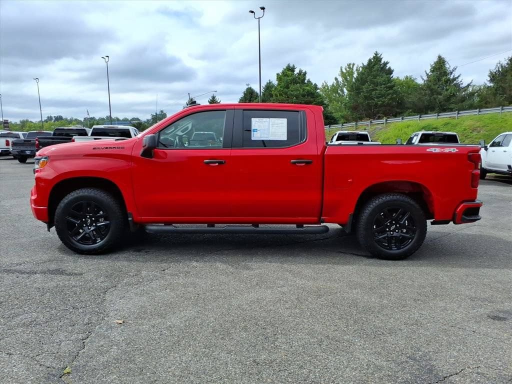 Used 2026 Chevrolet Silverado 1500 Custom w/ Turbomax Blackout Package AWD/4WD image 6