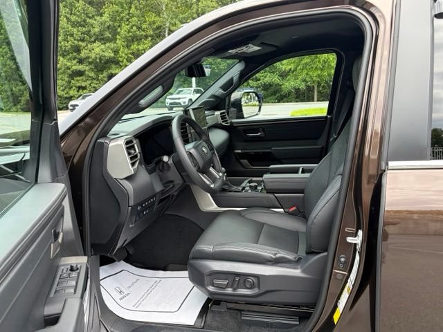 Used 2025 Toyota Tundra Limited AWD/4WD image 16