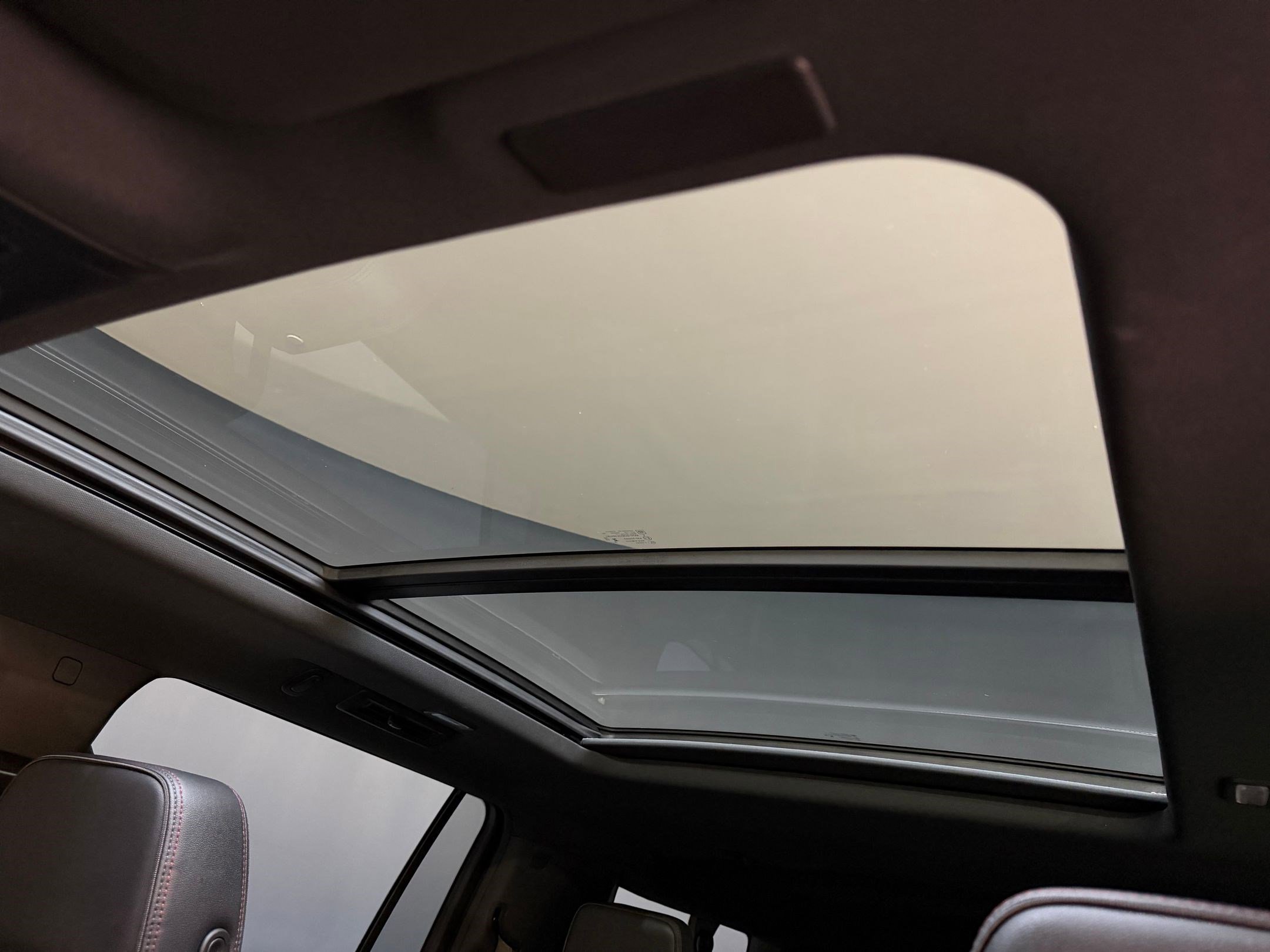 Used 2025 Chevrolet Suburban RST w/ Comfort Package image 14