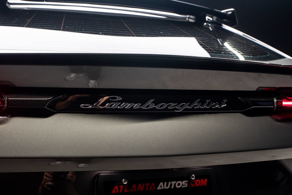 Used 2023 Lamborghini Urus Performante AWD/4WD image 26