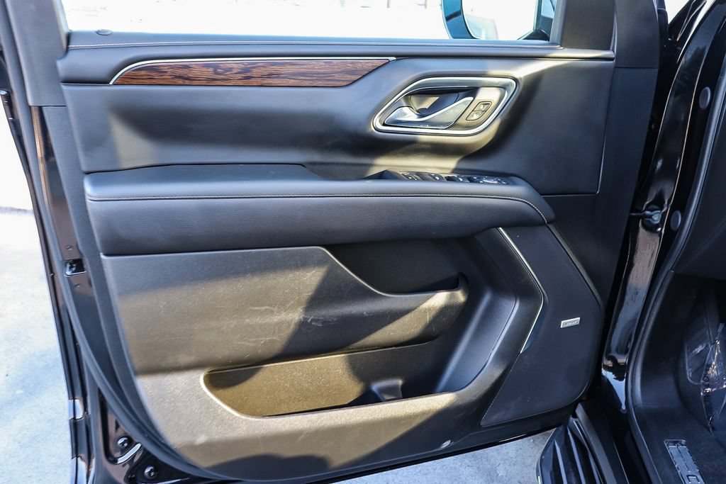 Used 2024 Chevrolet Tahoe Premier AWD/4WD image 23