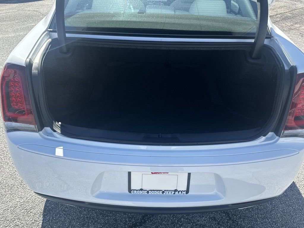 Used 2023 Chrysler 300 Touring w/ Sport Appearance Package image 16