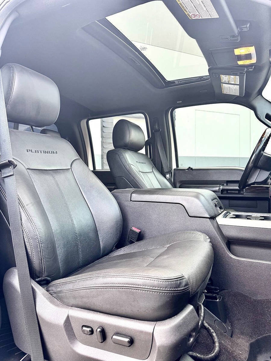 Used 2016 Ford F250 Platinum w/ Platinum Package AWD/4WD image 39