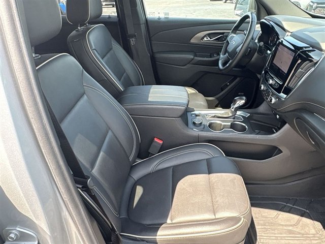 Certified 2022 Chevrolet Traverse Premier w/ Redline Edition FWD image 28
