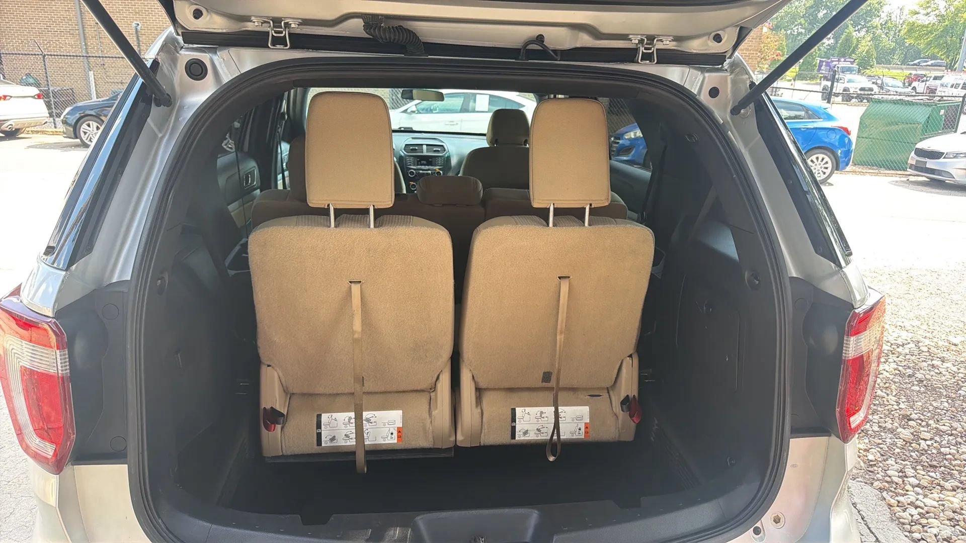 Used 2016 Ford Explorer XLT AWD/4WD image 5