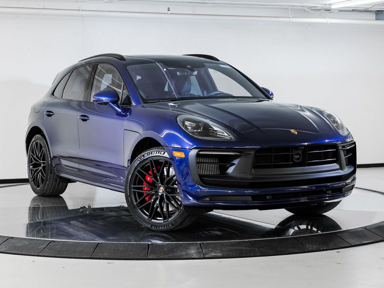 New 2026 Porsche Macan GTS AWD/4WD image 9