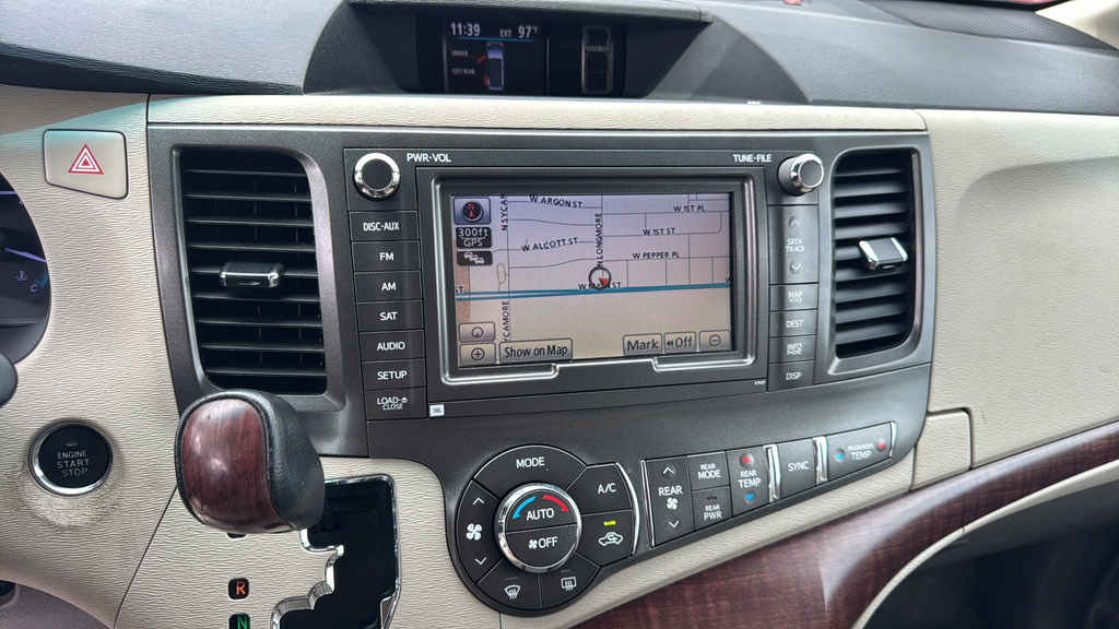 Used 2011 Toyota Sienna XLE w/ Premium Pkg FWD image 25