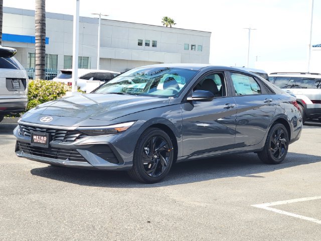 New 2026 Hyundai Elantra Sport FWD image 2