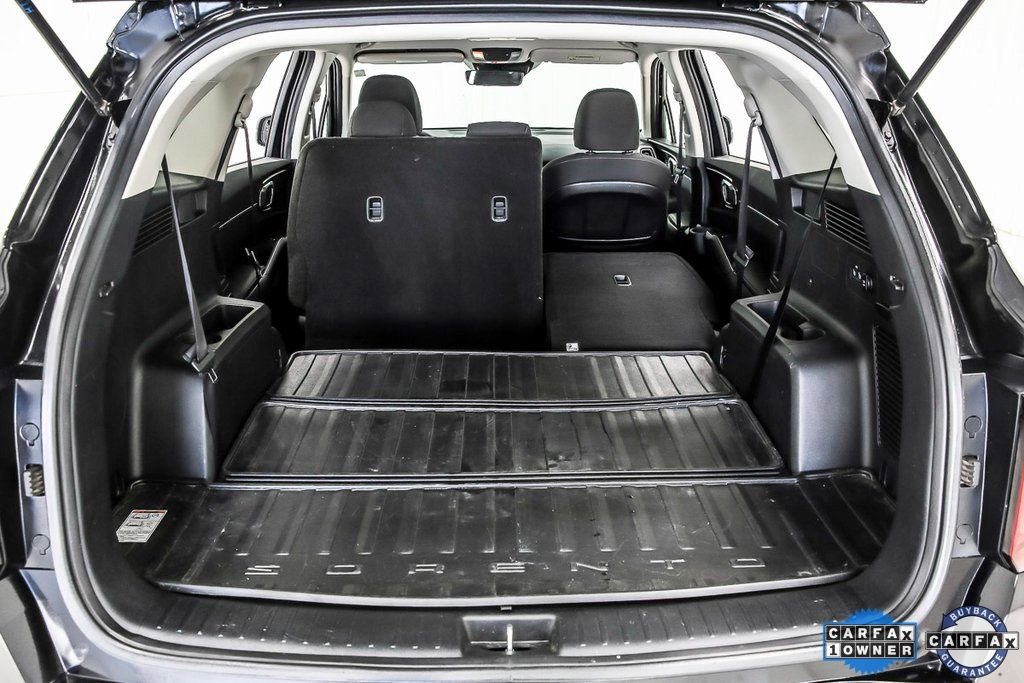 Used 2025 Kia Sorento LX image 38