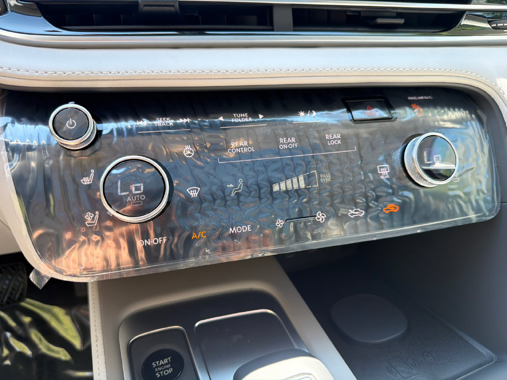 New 2027 INFINITI QX60 Luxe w/ Cargo Package FWD image 24