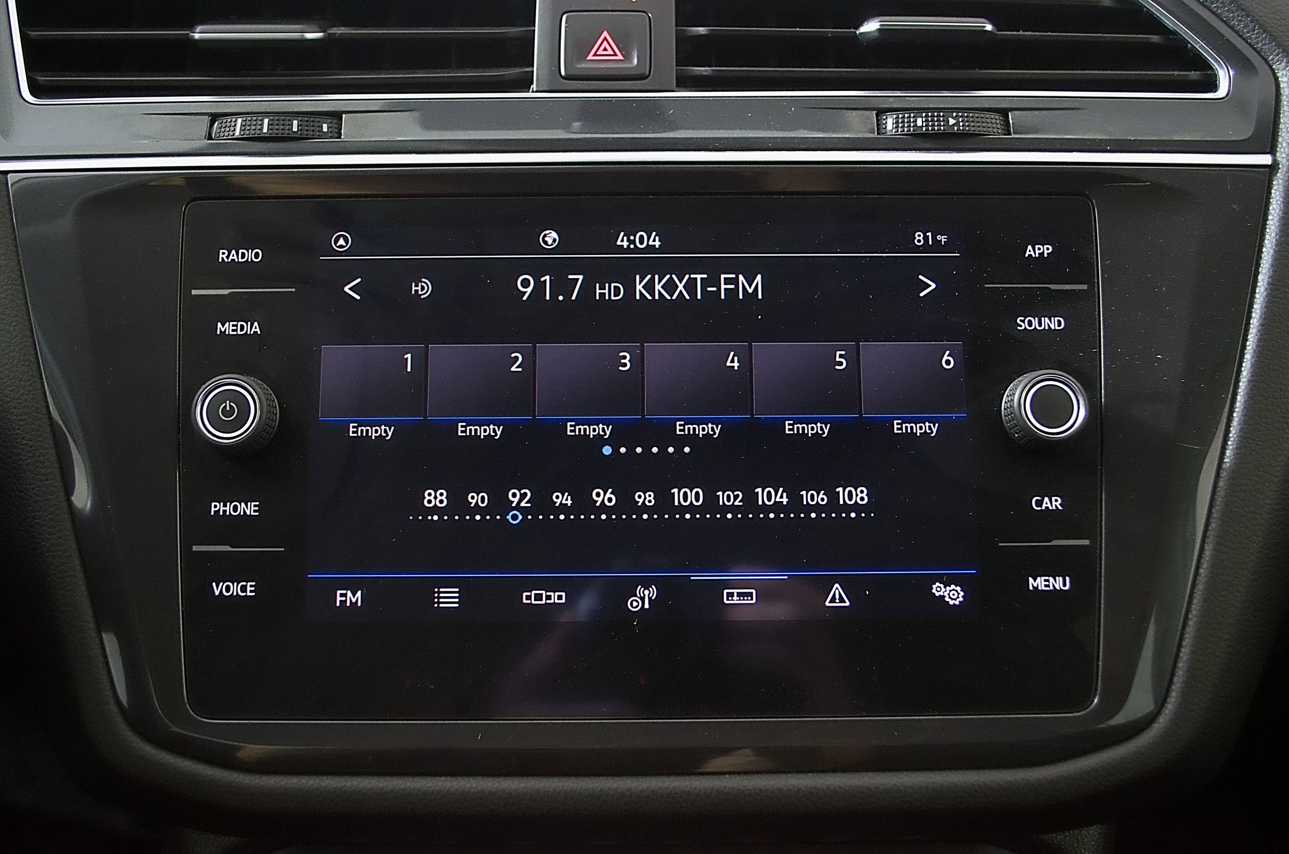 Used 2021 Volkswagen Tiguan SE FWD image 29