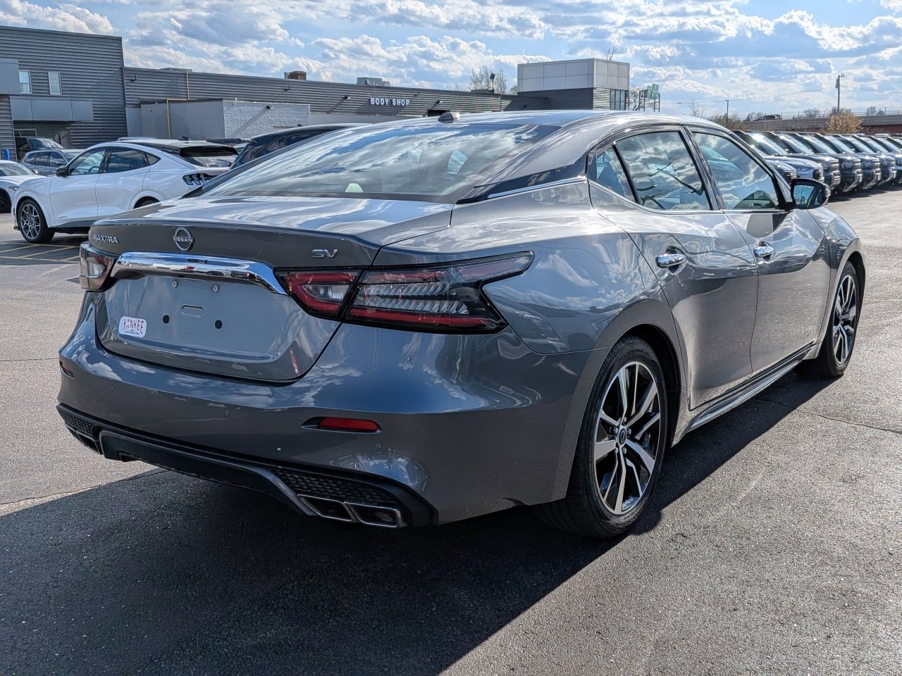 Used 2023 Nissan Maxima SV w/ Floor Mat Group FWD image 4