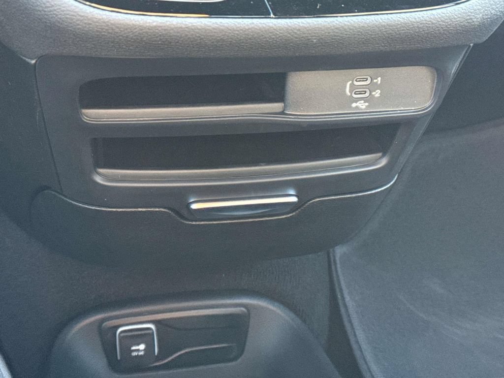 New 2026 Chrysler Pacifica Select FWD image 18
