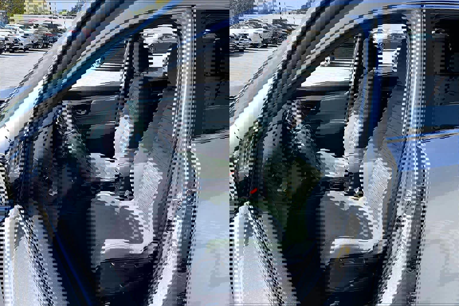 Used 2017 Honda CR-V LX image 8