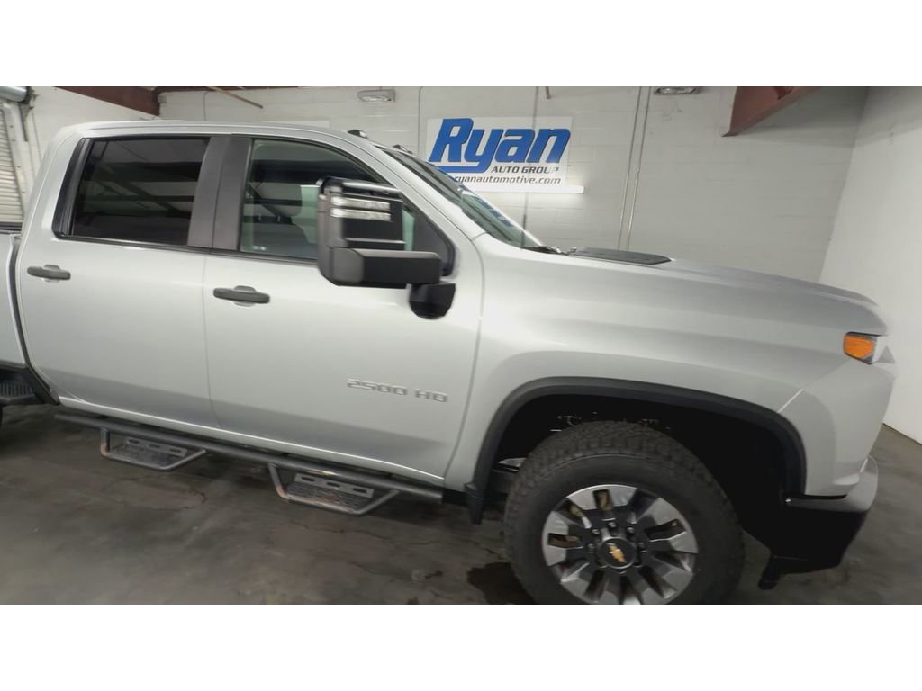 Used 2021 Chevrolet Silverado 2500 Custom w/ Custom Value Package image 2